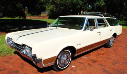 1967 oldsmobile vista cruiser station wagon low low miles. every option offered!