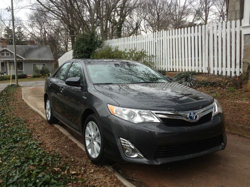2012 toyota camry hybrid xle 40 mpg, low miles, fully loaded, magnetic gray.