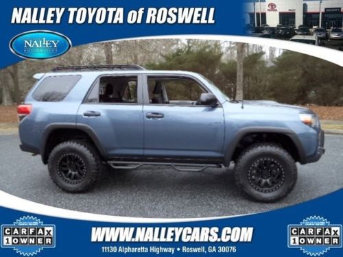 4wd trail blue on black warranty 1 owner off road lifted suspension moonroof
