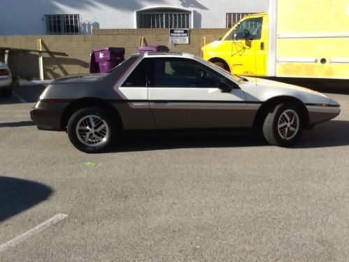 Fiero 1985 se very clean and low miles. run great