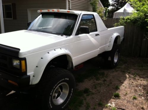 1988 s-10 pick up long bed 4.3 4x4 lifted 35&#039;&#039;