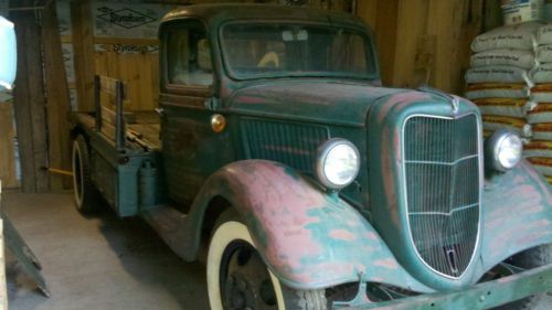 1936 ford 1 1/2 ton flatbed truck **no reserve**