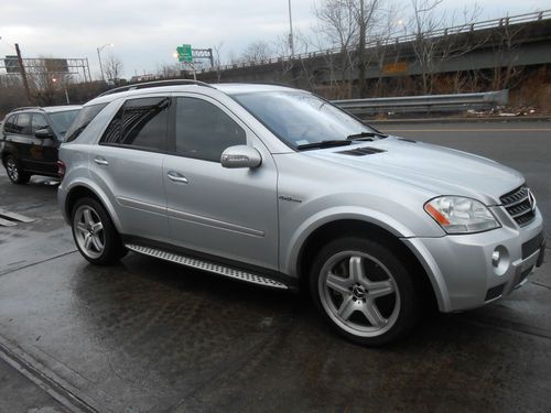 2007 mercedes ml 63 48k miles rebuilt title no body damage clean in &amp; out nice!!