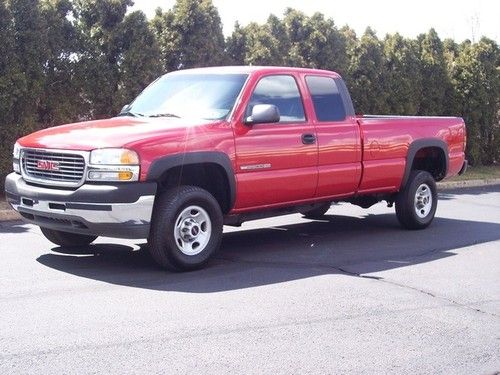 2001 gmc sierra hd2500 sl automatic 4-door , 8ft bed, must see, clean