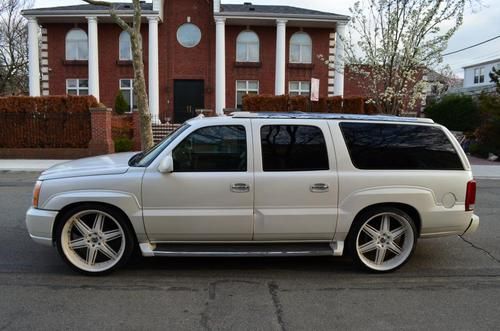 2004 cadillac escalade esv navi dvd tv 26" wheels 2 owners clean in &amp; out