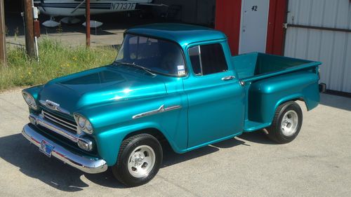 1958 chevy truck apache (custom)