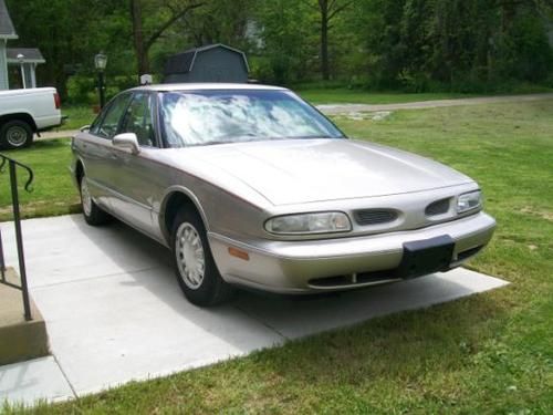 1996 oldsmobile 88 ls clean rust free. 3.8 eng. fwd garage kept nice family car
