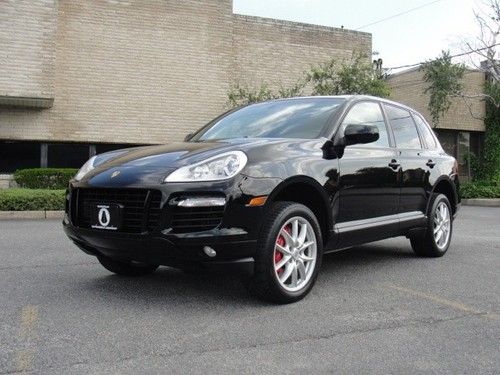 Beautiful 2008 porsche cayenne turbo, loaded with options, just serviced