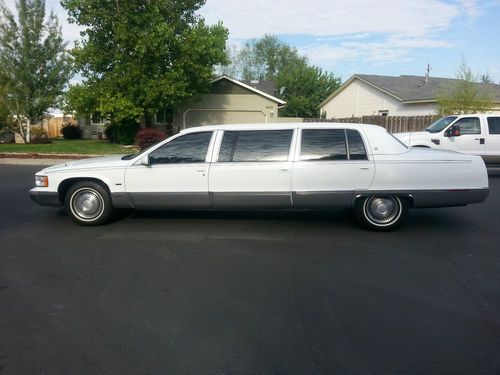 1995 cadillac fleetwood limousine  6 door  low 37k miles!