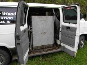 2000 white dodge ram 2500 ramp wheelchair van, 152,254 miles, fold out ramp