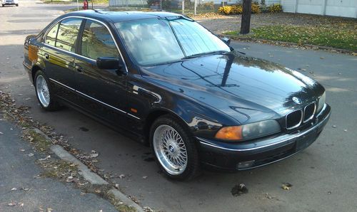 2000 bmw 528i sedan 4-door 2.8l auto rare color, rare wheels, clean