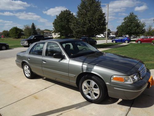 2003 ford crown victoria lx sport