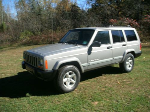 2001 jeep cherokeem # 075,632 original miles, clean car fax.