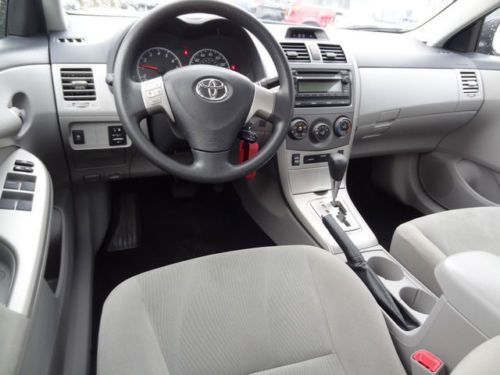 LE 1.8L CD Vehicle Anti-Theft System Auxiliary Pwr Outlet MP3 Player Cloth Seats, image 14