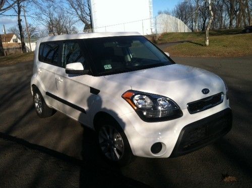 2012 kia soul only 7k miles drives and runs 100 % !!!  no reserve must go !!