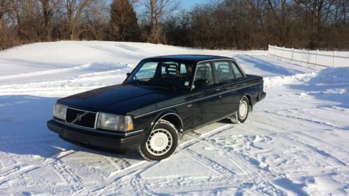 Volvo 240 clean noo rust, no reserve, low mileage, southern car, 5speed optional