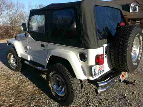 Sell used 2000 JEEP WRANGLER SPORT 2-Door 4.0L / 4" Lift ...