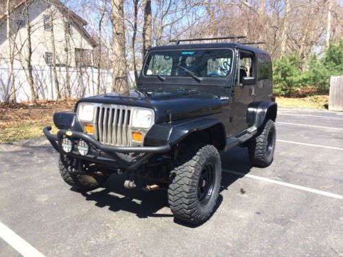 1987 jeep wrangler laredo 4.0l 4x4 lifted about 6&#034; with only 141k miles