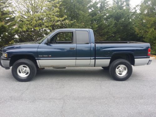 No reserve_line-x_4x4_extended cab_full size_regular bed_fog lights_nice tires__