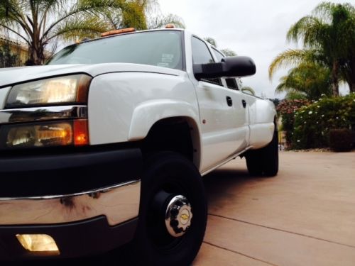 2004 chevrolet dually crew cab 4x4 spotless low miles only 63,800 fully loaded!