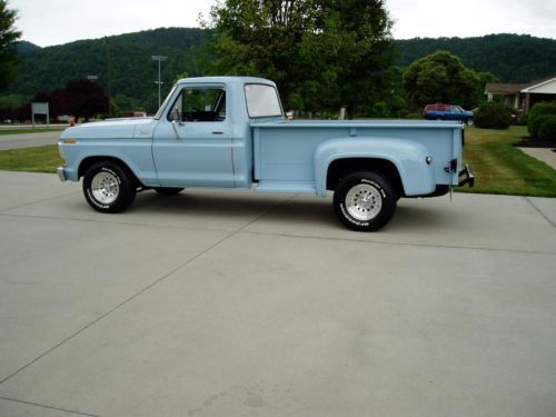 1979 ford f-100 custom ... the best you will find .. 1 owner ...