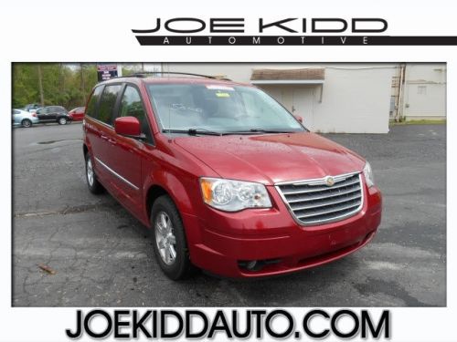 2009 chrysler town & country touring