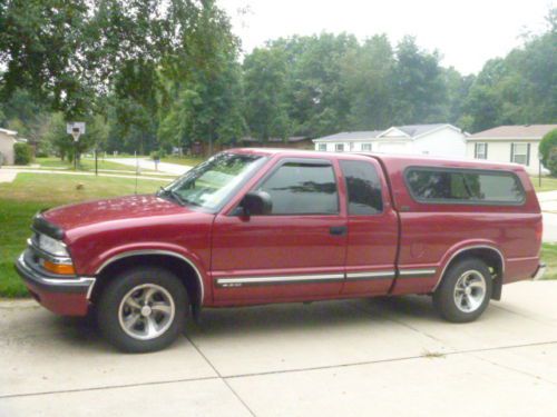 2002 chevy s10 extended cab-very clean-low miles