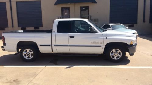 2000 ram 1500 slt quad cab. very well maintained only 120k miles. great truck!!