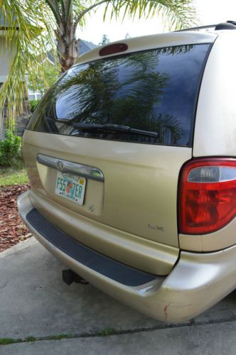 2001 GOLD CHRYSLER TOWN & COUNTRY MINIVAN - LEATHER BUCKET SEATS, CHROME WHEELS, image 4