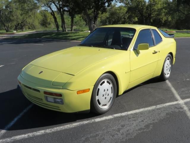 Porsche: 944 turbo