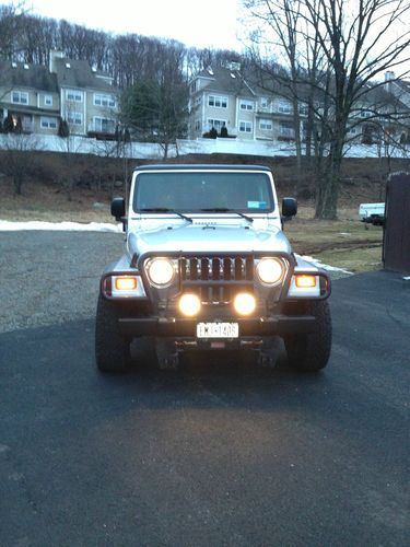 2004 jeep wrangler sport sport utility 2-door 4.0l