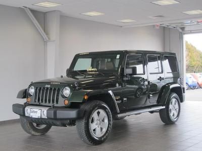 2012 jeep wrangler 4 door sahara navigation, leather, hard top!!