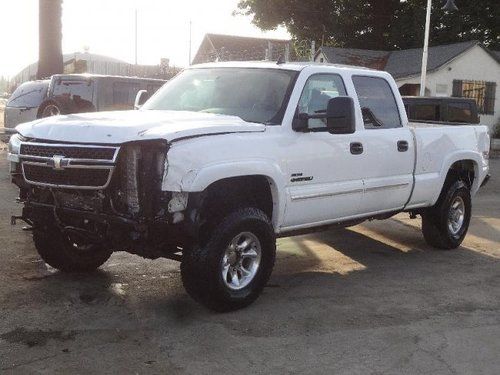 2006 chevrolet silverado 2500hd lt crew cab 4wd damaged salvage priced to sell!!