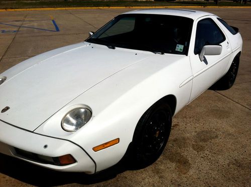 1983 porsche 928s wrecked and parts car to go with
