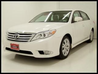 12 avalon v6 roof rear cam  leather wood trim  alloys aux traction certified