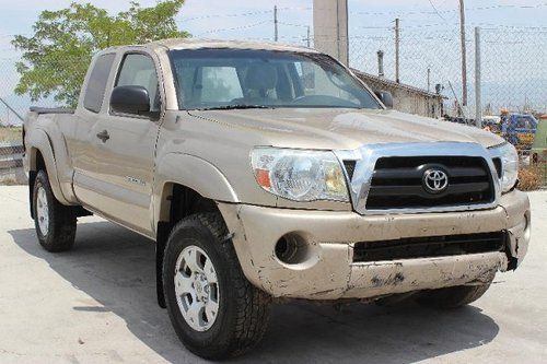 2008 toyota tacoma 4wd  salvage repairable rebuilder good airbags!!! runs!!