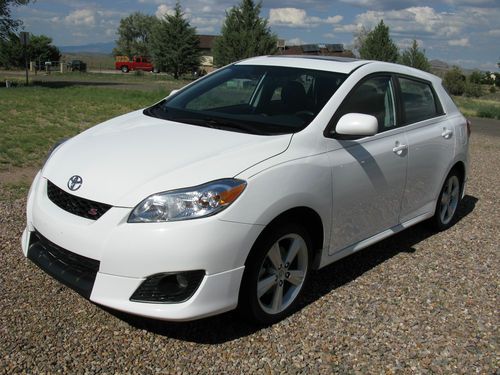 2009 toyota matrix 's' (awd)