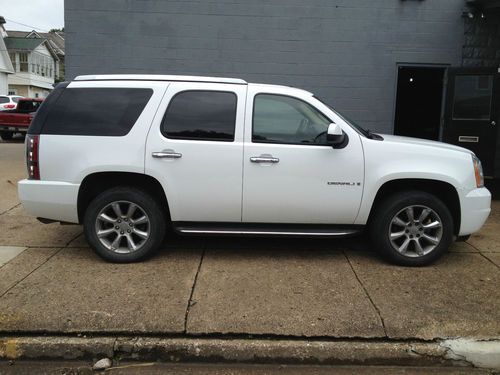 2007 gmc yukon denali sport utility 4-door 6.2l