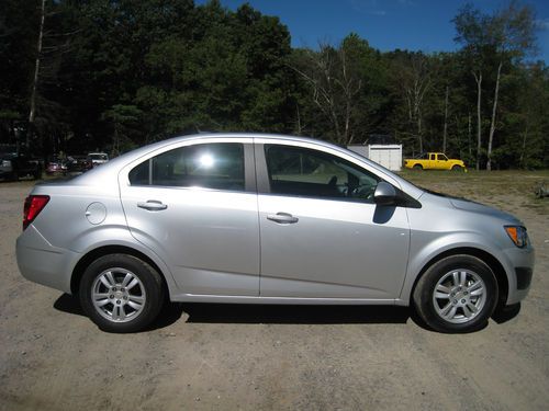 2013 chevy sonic lt sedan salvage repairable title collision only 1,054 miles !!