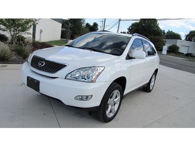 Great luxury suv! serviced! awd !white pearl color!premium package!no reserve!04