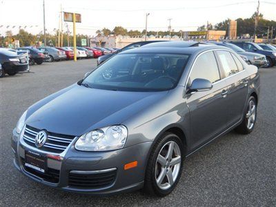 We finance! tdi 6 speed leather roof 1owner non smoker no accidents carfax cert