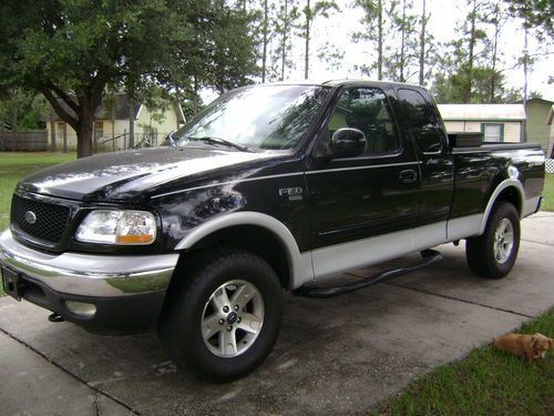 2002 f150 fx4, 4x4 off road. extended cab, lariat.