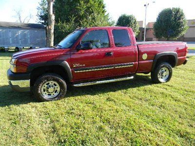 2004 chevy 2500 xcab ls with leather...duramax diesel...2 wheel drive...like new