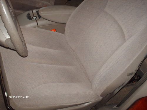 2002 Dodge Grand Caravan Sport Mini Passenger Van 4-Door 3.3L, image 2