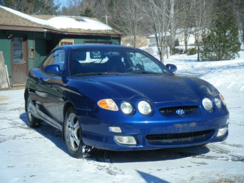 2001 hyundai tiburon 2dr coupe 5 speed, sunroof,,leather