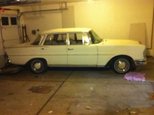 Mercedes-benz 1965 220s all parts original &amp; seat original