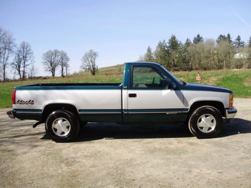 1996 chevrolet silverado 4wd c/k1500,adult owned, rust free body,very clean,nice