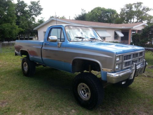 1984 gmc k1500 4x4 with train horns