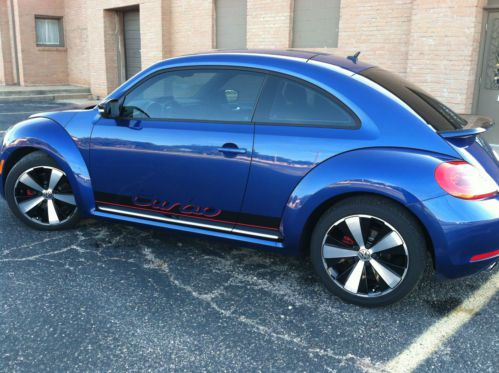 2012 volkswagen beetle turbo hatchback 2-door 2.0l