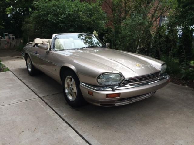 Jaguar: xjs convertible